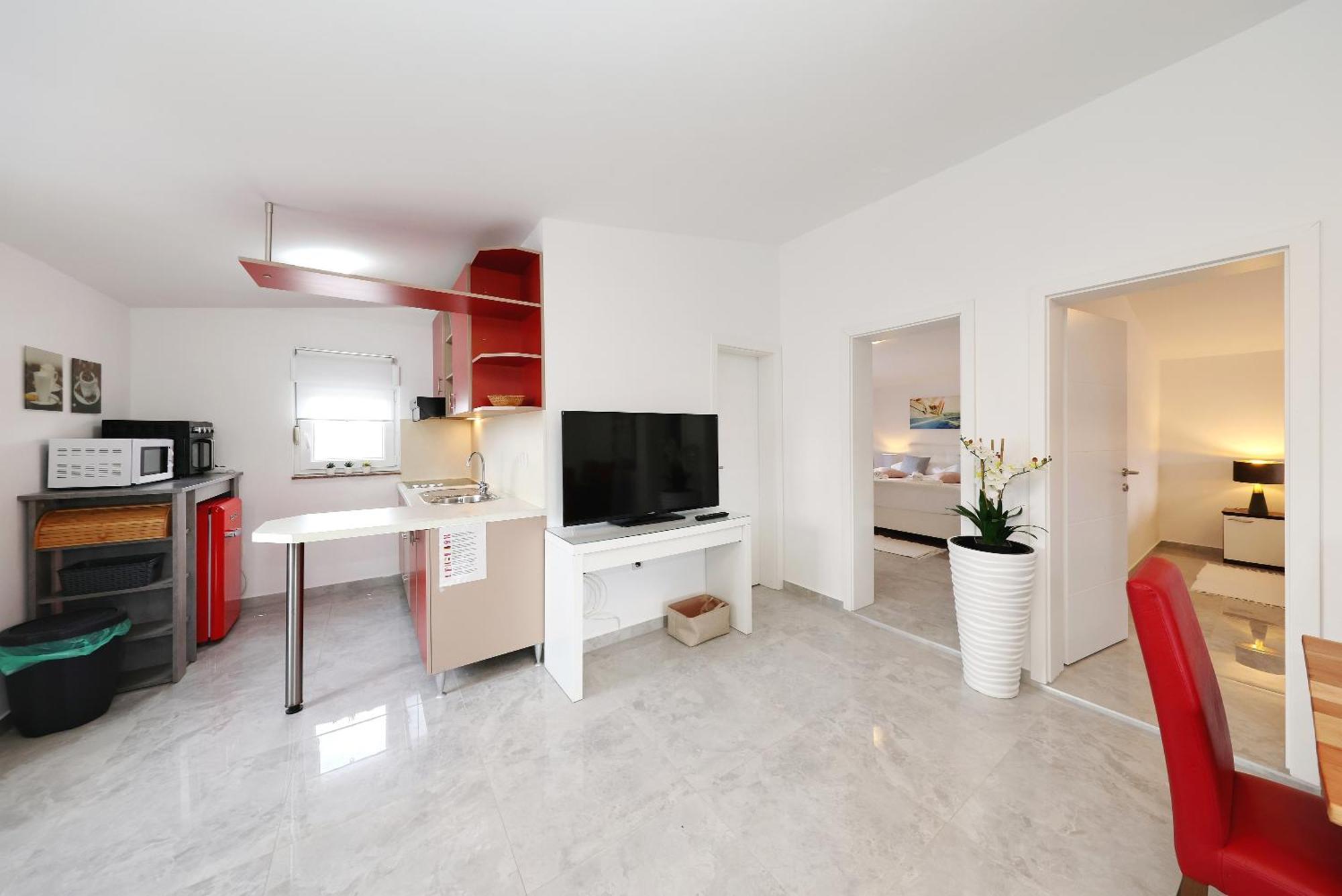 Apartments Rosini, 300M From The Beach With Shared Tavern And Bikes, Nin Eksteriør billede