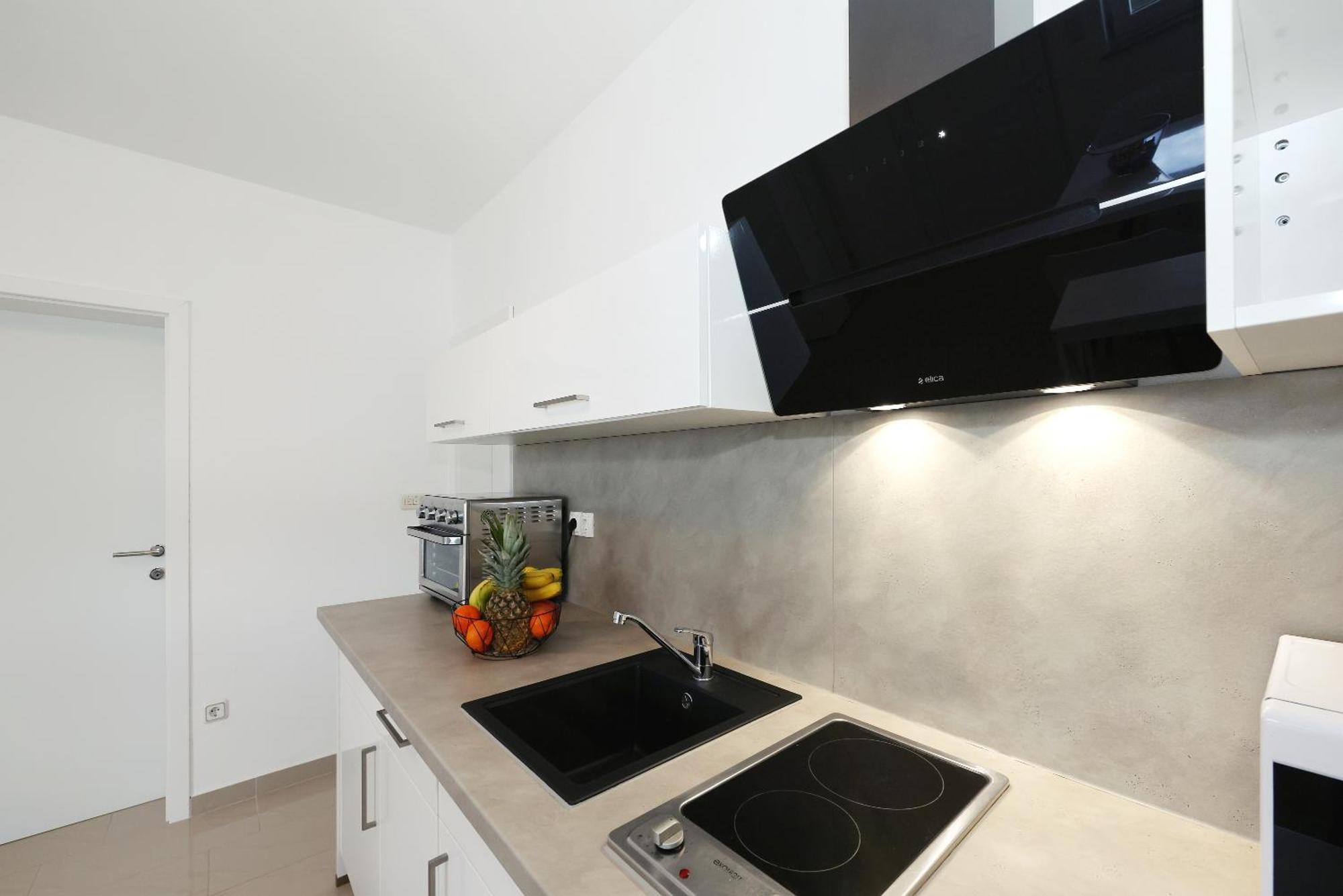 Apartments Rosini, 300M From The Beach With Shared Tavern And Bikes, Nin Eksteriør billede